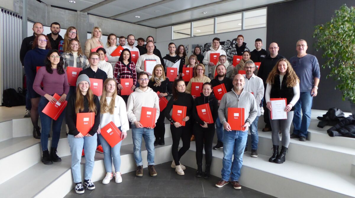 Erich Hauser Gewerbeschule – 133 frische Fachkräfte verabschiedet ...